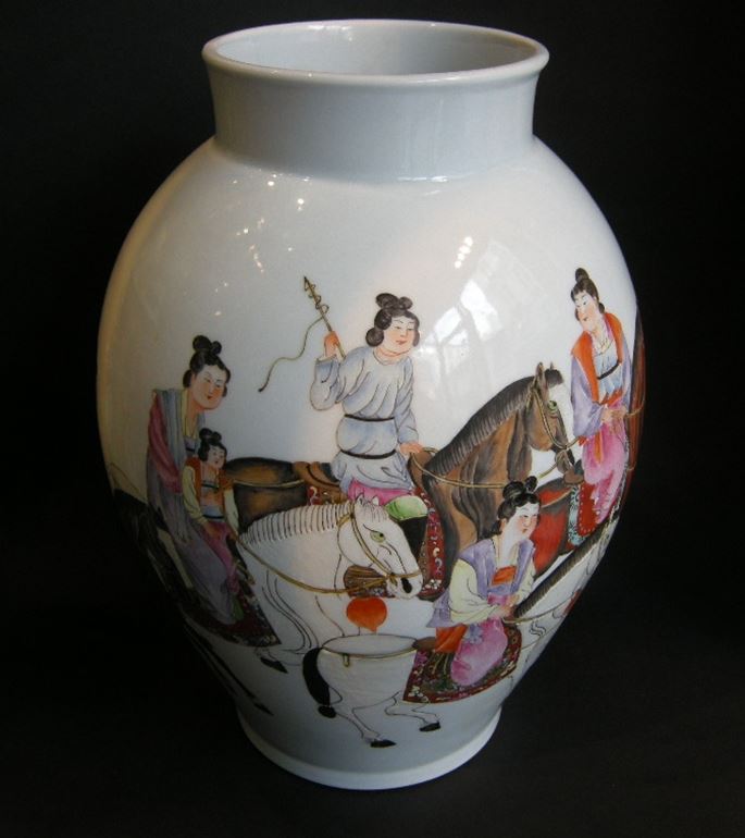 Vase porcelain painted with horses and figures and other face with caligraphy -Republic period | MasterArt
